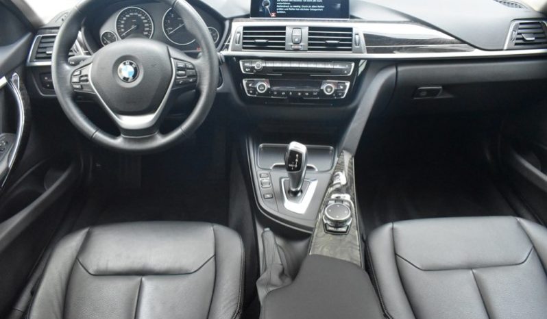 BMW 320i Touring aut. full